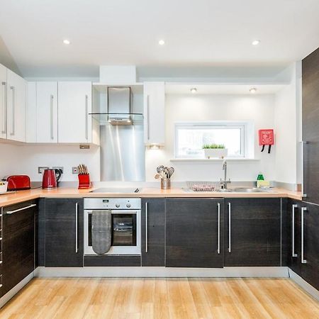 Roomspace Serviced Apartments - Abbot'S Yard Guildford Esterno foto