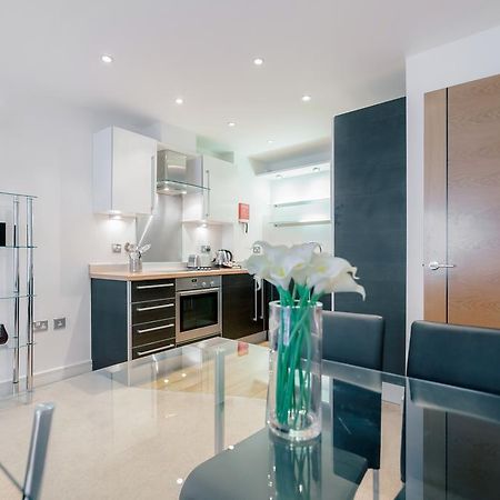 Roomspace Serviced Apartments - Abbot'S Yard Guildford Esterno foto
