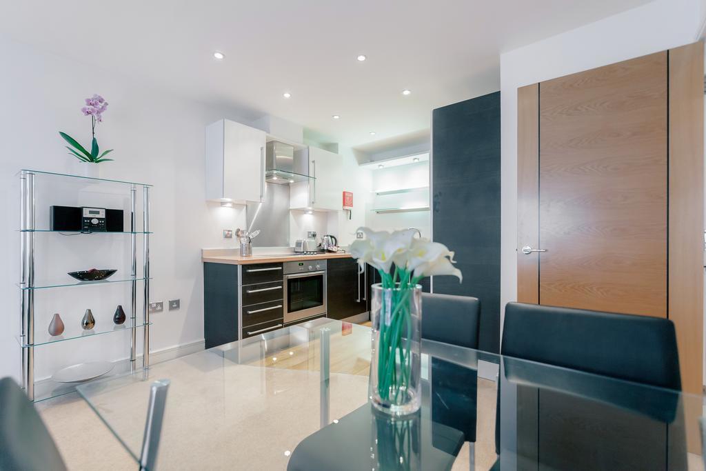 Roomspace Serviced Apartments - Abbot'S Yard Guildford Esterno foto